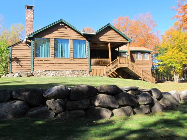 7 Valley View Lodge By Morton & Furbish Rangeley Room photo