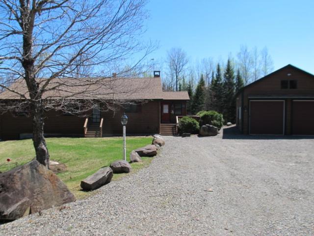 7 Valley View Lodge By Morton & Furbish Rangeley Room photo